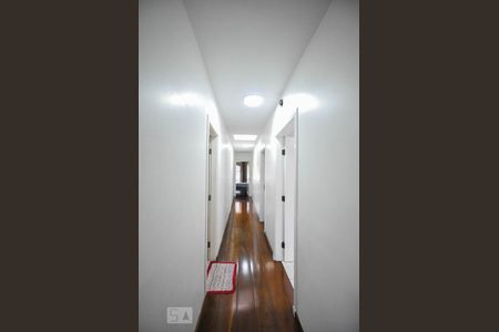 Corredor de casa à venda com 3 quartos, 426m² em Vila Progredior, São Paulo