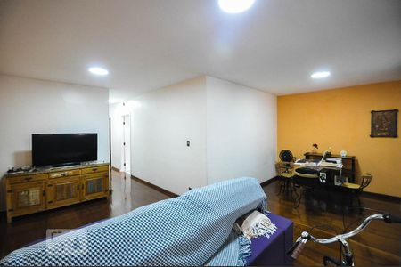 Sala de casa à venda com 3 quartos, 426m² em Vila Progredior, São Paulo