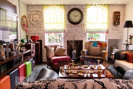 Casa para alugar com 300m², 4 quartos e 2 vagasSala