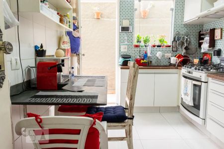 Casa para alugar com 300m², 4 quartos e 2 vagasCozinha