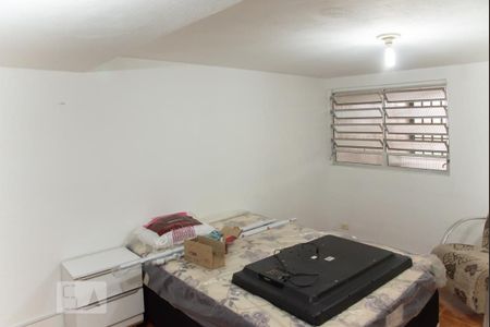 Casa à venda com 250m², 7 quartos e 5 vagas Casa à venda com 250m², 7 quartos e 5 vagasQuarto 6