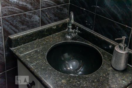 Casa à venda com 250m², 7 quartos e 5 vagas Casa à venda com 250m², 7 quartos e 5 vagasLavabo