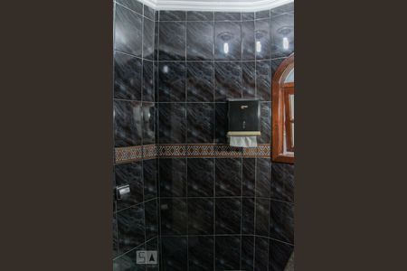 Casa à venda com 250m², 7 quartos e 5 vagas Casa à venda com 250m², 7 quartos e 5 vagasLavabo