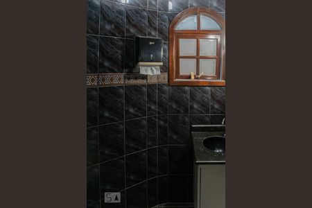 Casa à venda com 250m², 7 quartos e 5 vagas Casa à venda com 250m², 7 quartos e 5 vagasLavabo