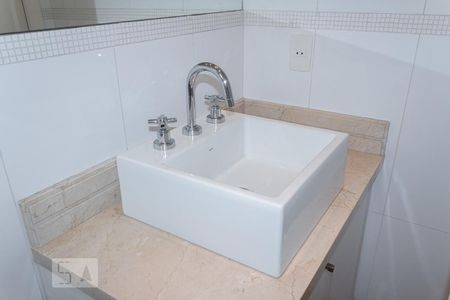 Apartamento à venda com 210m², 3 quartos e 3 vagasBanheiro da Suíte 2