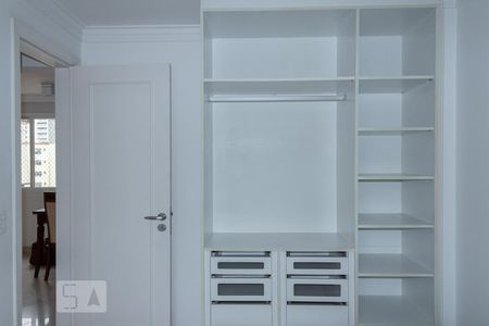 Apartamento à venda com 210m², 3 quartos e 3 vagasSuíte 2