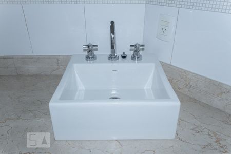 Apartamento à venda com 210m², 3 quartos e 3 vagasBanheiro da Suíte 1