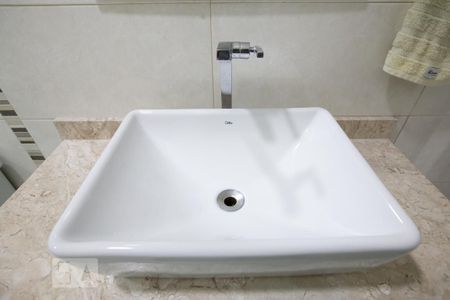 Casa para alugar com 75m², 2 quartos e 1 vagaDetalhe banheiro