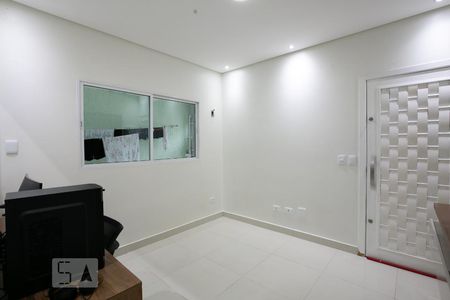 Sala de casa para alugar com 2 quartos, 75m² em Jardim Ruth, São Paulo