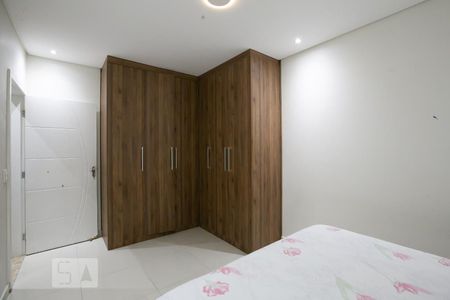 Quarto 1  de casa para alugar com 2 quartos, 75m² em Jardim Ruth, São Paulo