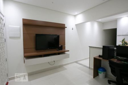 Sala de casa para alugar com 2 quartos, 75m² em Jardim Ruth, São Paulo