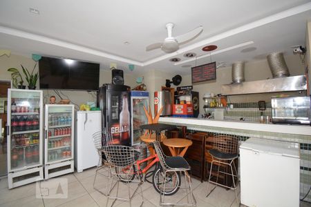 Apartamento à venda com 70m², 2 quartos e 1 vagaRestaurante e Lanchonete