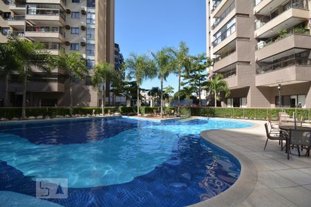Apartamento à venda com 70m², 2 quartos e 1 vagaÁrea comum - Piscina