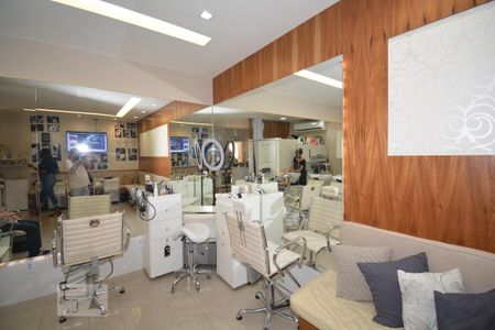 Apartamento à venda com 70m², 2 quartos e 1 vagaSalão de Beleza