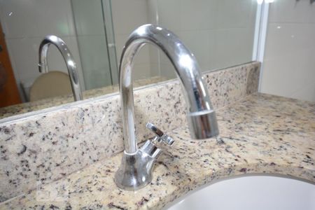Apartamento à venda com 70m², 2 quartos e 1 vagaBanheiro da Suíte - Torneira