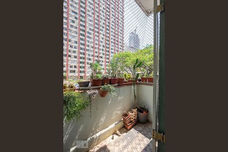 Apartamento para alugar com 118m², 2 quartos e sem vagaSala - Varanda