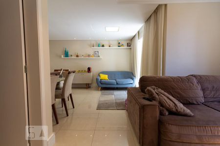 Apartamento à venda com 71m², 2 quartos e 1 vaga Apartamento à venda com 71m², 2 quartos e 1 vagaSala
