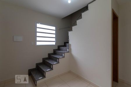 Sala de casa de condomínio para alugar com 2 quartos, 50m² em Vila Isolina Mazzei, São Paulo