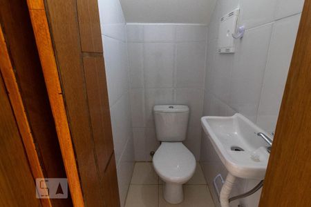 Lavabo de casa de condomínio para alugar com 2 quartos, 50m² em Vila Isolina Mazzei, São Paulo
