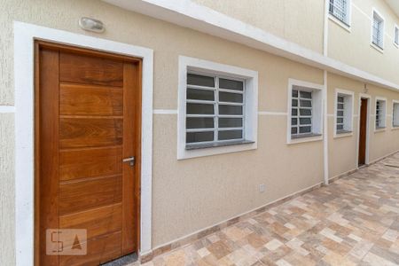 Casa de condomínio para alugar com 50m², 2 quartos e 1 vaga Casa de condomínio para alugar com 50m², 2 quartos e 1 vagaFachada