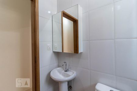 Casa de condomínio para alugar com 50m², 2 quartos e 1 vaga Casa de condomínio para alugar com 50m², 2 quartos e 1 vagaBanheiro