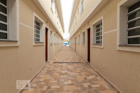 Corredor Externo de casa de condomínio para alugar com 2 quartos, 50m² em Vila Isolina Mazzei, São Paulo