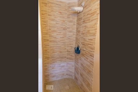 Casa à venda com 210m², 3 quartos e 2 vagas Casa à venda com 210m², 3 quartos e 2 vagasSuite