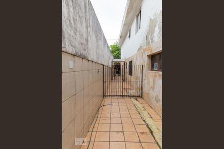 Casa à venda com 210m², 3 quartos e 2 vagas Casa à venda com 210m², 3 quartos e 2 vagasCorredor Lateral