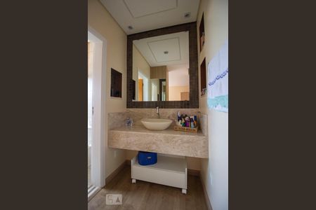 Casa à venda com 255m², 3 quartos e 2 vagasBanheiro da Suíte 2