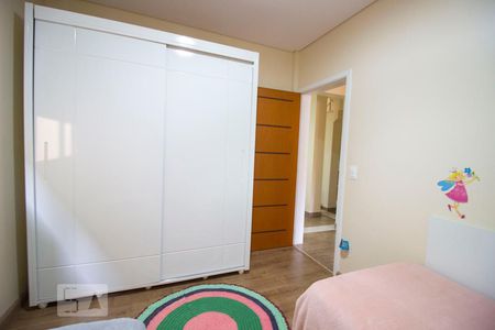 Casa à venda com 255m², 3 quartos e 2 vagasQuarto 2