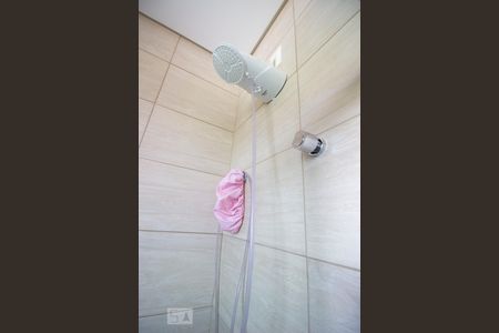 Casa à venda com 255m², 3 quartos e 2 vagasChuveiro