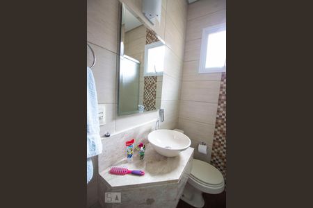 Casa à venda com 255m², 3 quartos e 2 vagasBanheiro da Suíte 1