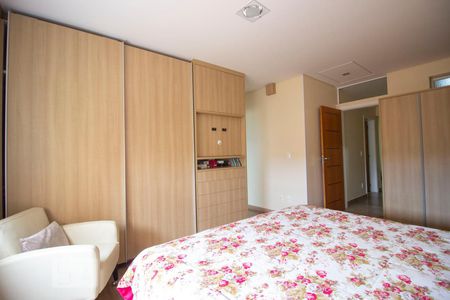 Casa à venda com 255m², 3 quartos e 2 vagasQuarto 3 - Suíte