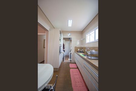 Casa à venda com 255m², 3 quartos e 2 vagasCozinha