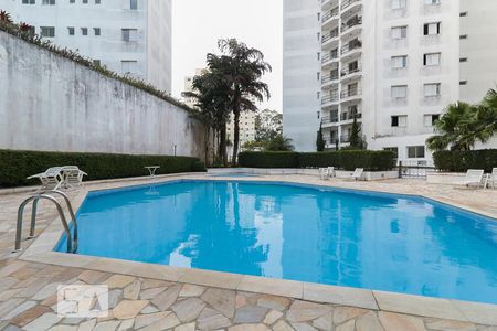 Apartamento à venda com 74m², 2 quartos e 1 vagaArea Comum Piscina