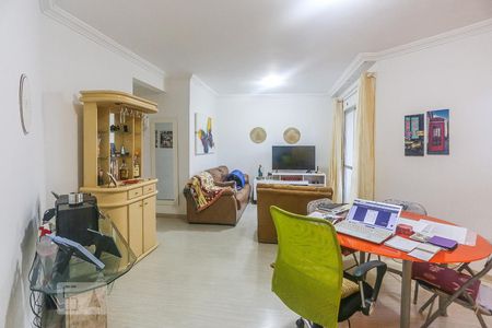 Sala de Estar de apartamento à venda com 2 quartos, 74m² em Vila Indiana, São Paulo