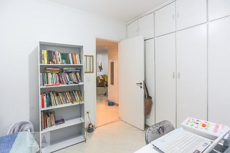 Apartamento à venda com 74m², 2 quartos e 1 vagaQuarto 2