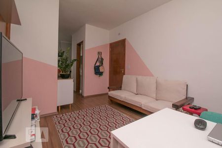 Sala de casa de condomínio para alugar com 2 quartos, 42m² em Penha de França, São Paulo