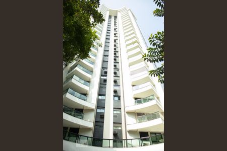 Apartamento para alugar com 110m², 2 quartos e 2 vagas Apartamento para alugar com 110m², 2 quartos e 2 vagasFachada