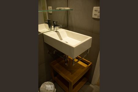 Apartamento para alugar com 110m², 2 quartos e 2 vagas Apartamento para alugar com 110m², 2 quartos e 2 vagasBanheiro