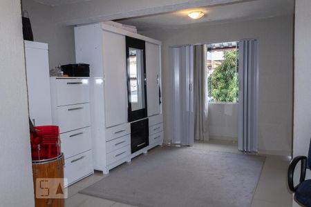 Casa à venda com 240m², 3 quartos e 2 vagas Casa à venda com 240m², 3 quartos e 2 vagasSuíte