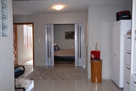 Casa à venda com 240m², 3 quartos e 2 vagas Casa à venda com 240m², 3 quartos e 2 vagasSuíte