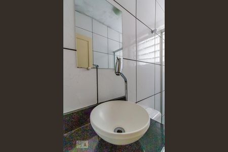 Banheiro - pia de apartamento à venda com 1 quarto, 51m² em Farroupilha, Porto Alegre