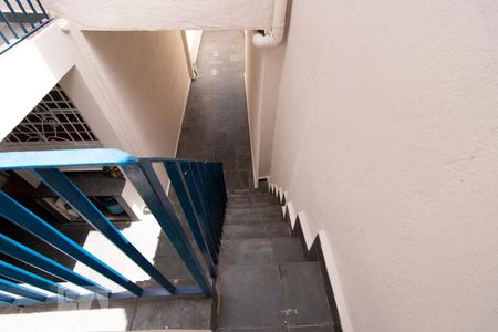 Casa à venda com 190m², 4 quartos e 2 vagas Casa à venda com 190m², 4 quartos e 2 vagasEscada Externa