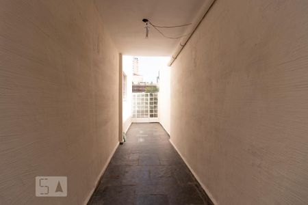 Casa à venda com 190m², 4 quartos e 2 vagas Casa à venda com 190m², 4 quartos e 2 vagasCorredor Lateral