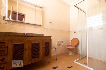 Casa à venda com 190m², 4 quartos e 2 vagas Casa à venda com 190m², 4 quartos e 2 vagasBanheiro