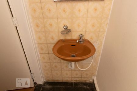 Casa à venda com 190m², 4 quartos e 2 vagas Casa à venda com 190m², 4 quartos e 2 vagasLavabo