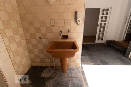 Casa à venda com 190m², 4 quartos e 2 vagas Casa à venda com 190m², 4 quartos e 2 vagasÁrea de Serviço - Torneira