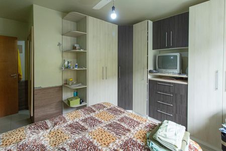 Suíte de casa à venda com 3 quartos, 366m² em Morro Santana, Porto Alegre