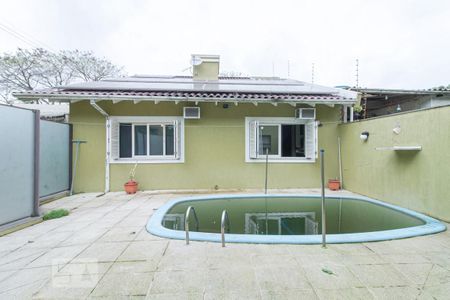 Casa à venda com 366m², 3 quartos e 3 vagasPiscina